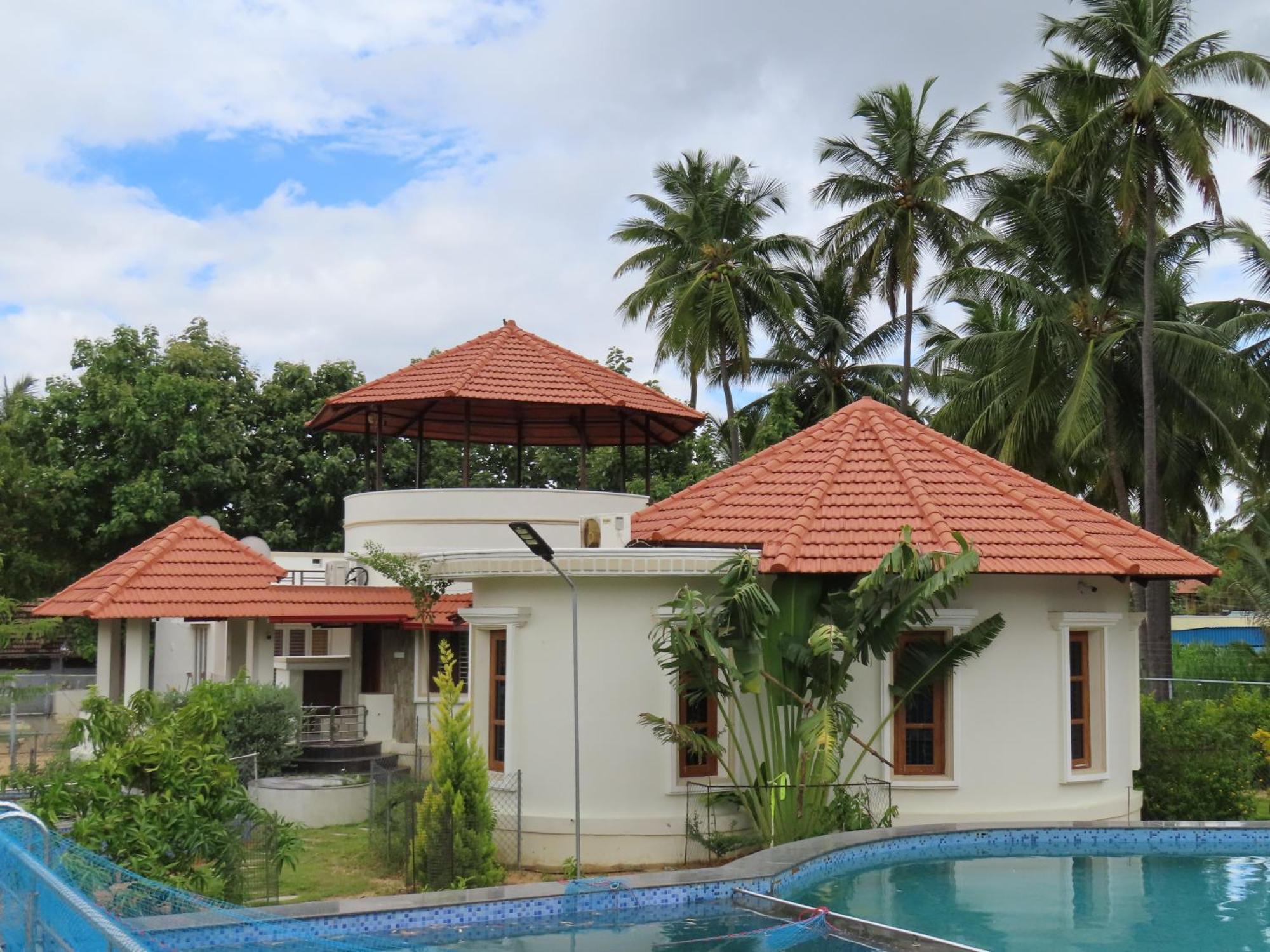 Misty Hills Retreat Hotel โคอิมบาทอร์ ภายนอก รูปภาพ